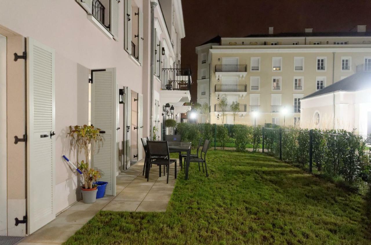 Red-Line Serris Exterior foto